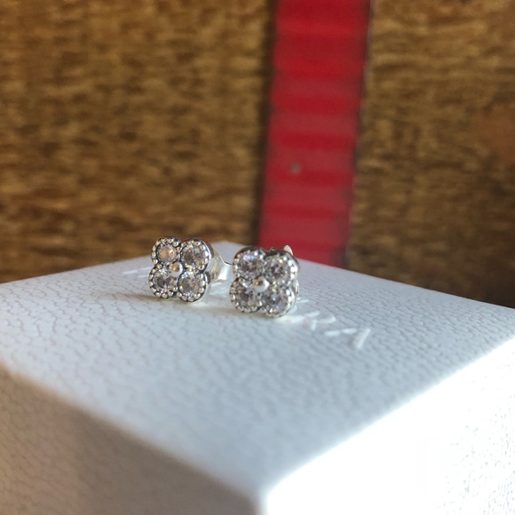 Pandora Earrings: Oriental Blossom Clear Cz - Picture 3 of 8